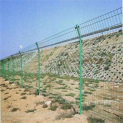 守護安全與邊界 鐵絲防護網、道路護欄網與鋼絲網圍欄的應用與選擇